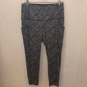 Chico’s Zenergy Cheetah Print Cropped Leggings EUC